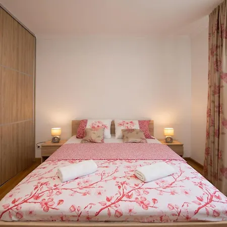 Anna Apartment