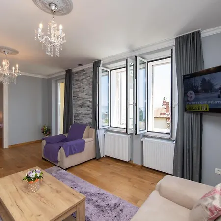 Anna Apartment